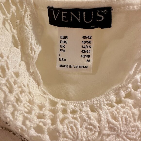 VENUS Ruffle Top - Picture 6 of 6